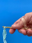 hold-easily-grip-crochet-hook-with-getagrip